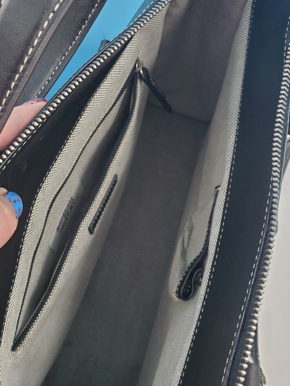 Dooney & Bourke two pocket shoulder bag - Picture 16 of 16